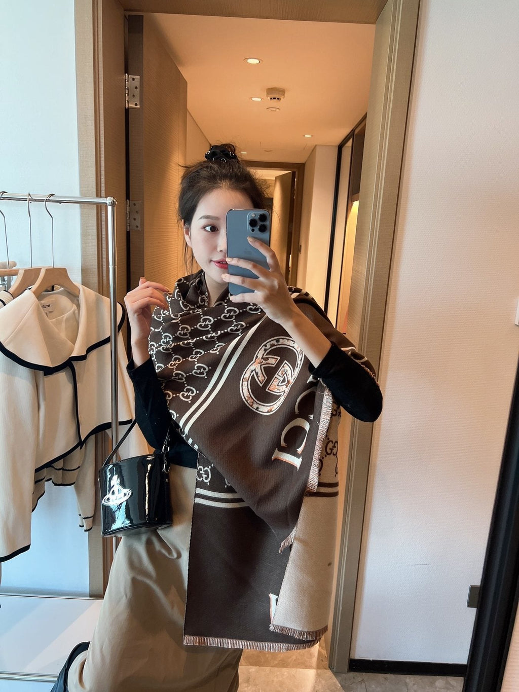 Gucci Patterned Logo Scarf